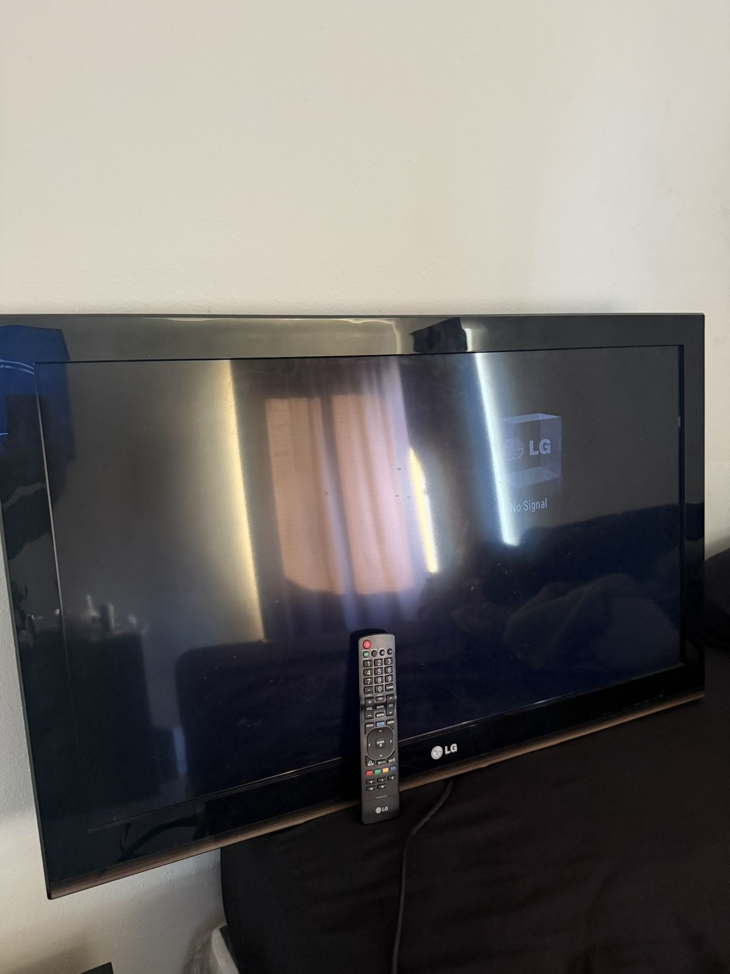LG Tv 32 inch