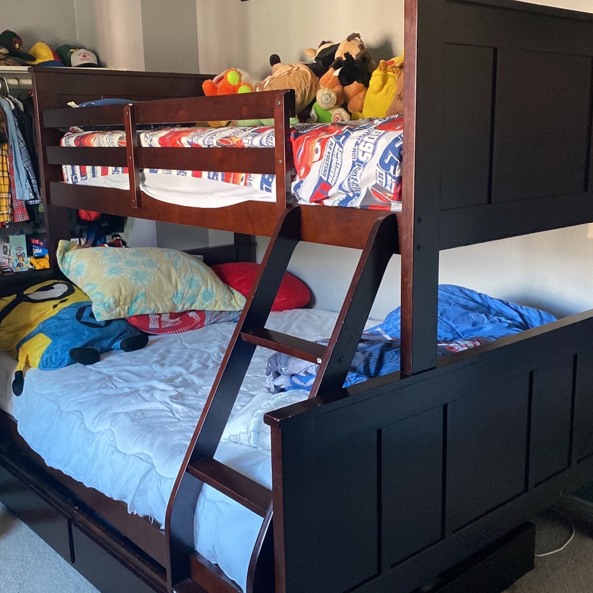 Brown Bunk Bed With Trundle