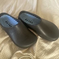 New Anti Slip Clogs