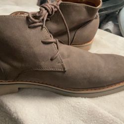 Men’s boot wallaby size 8 1/2 brown suede