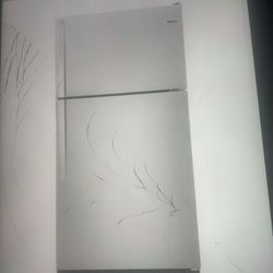 Whirlpool 33 Inch Wide Top Freezer Refrigerator 