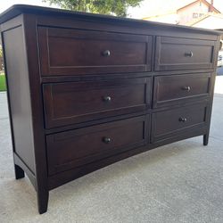 6 drawers double dresser by Simmons Adele