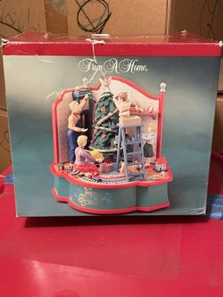 Trim A Home Family Christmas Music Box 