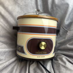 Vintage Slow Cooker – Classic Retro Design –