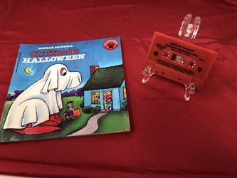 Clifford's Halloween Book and Cassette Tape Set by Norman Bridwell