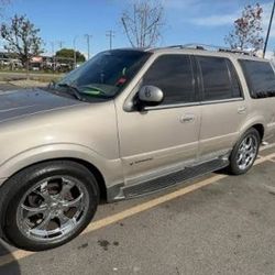 2002 Lincoln Navigator