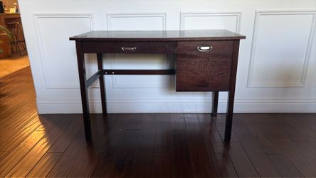 Free desk