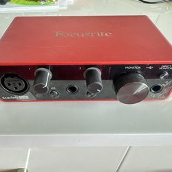 Focusrite Scarlett Solo 3rd Gen USB Audio Interface - For Recording, Podcasting, Streaming