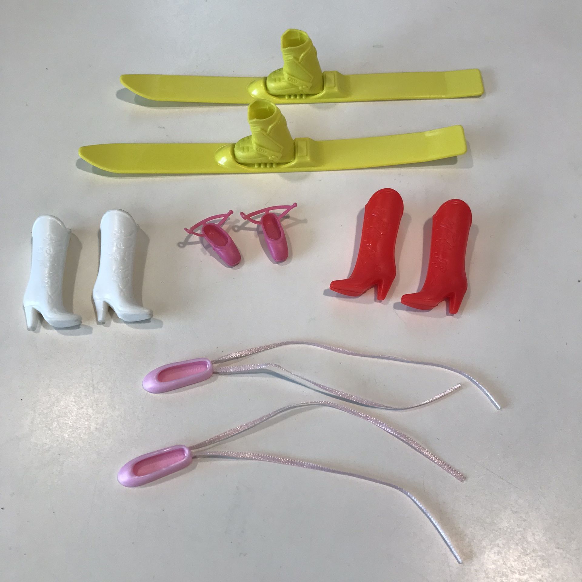 Lot Of Vintage Barbie Skis, Cowboy Boots, Ballerina Slippers Shoes