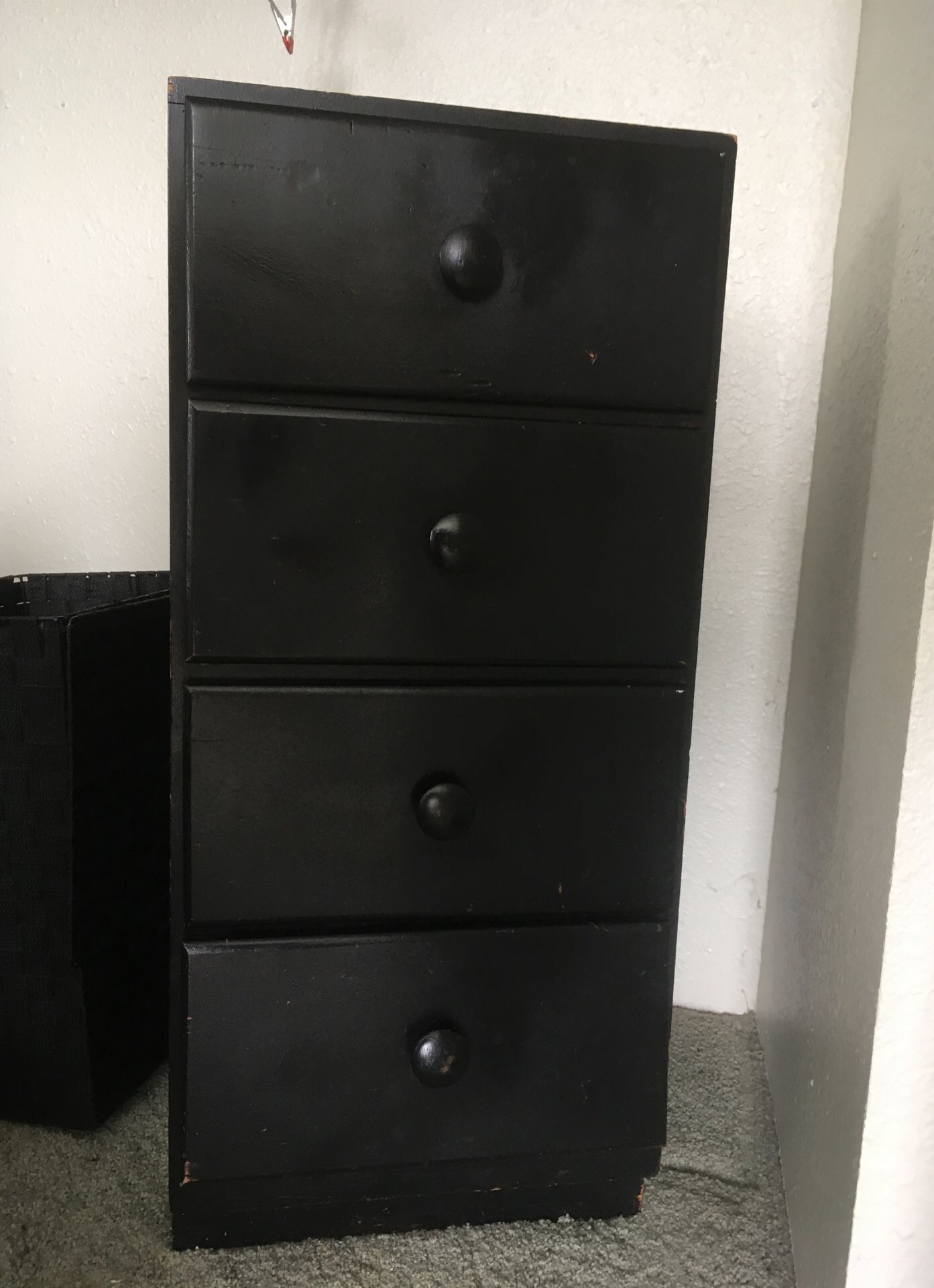 Small dresser/chest of drawers