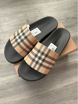 Men  Burberry slides