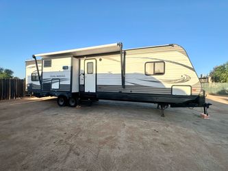 Travel trailer 34FT FOR SALE 2017