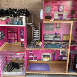 Barbie Doll House 