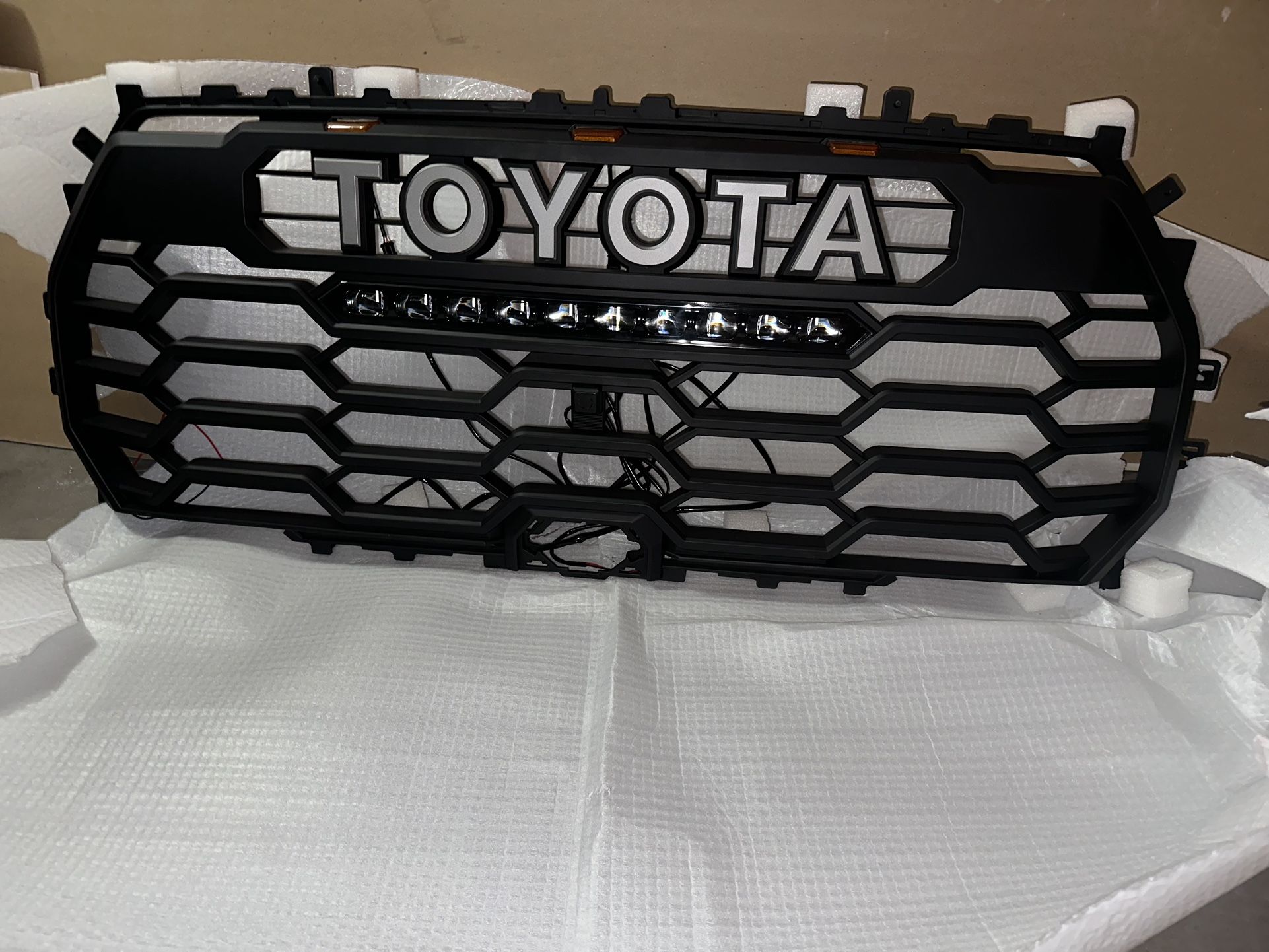 Tundra TRD Grill 