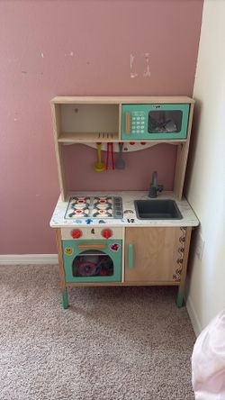 Play kitchen