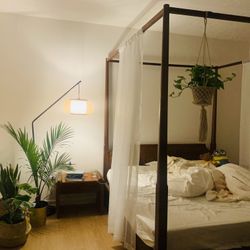 King Size Solid Wood Canopy Bed