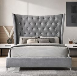 QUEEN BED GRAY VELVET