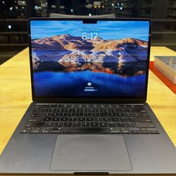 MacBook Air M2 13 Inch Midnight (8 RAM , 256Storage)