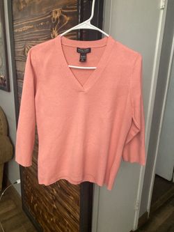 Woman’s Sweater Top Size Large