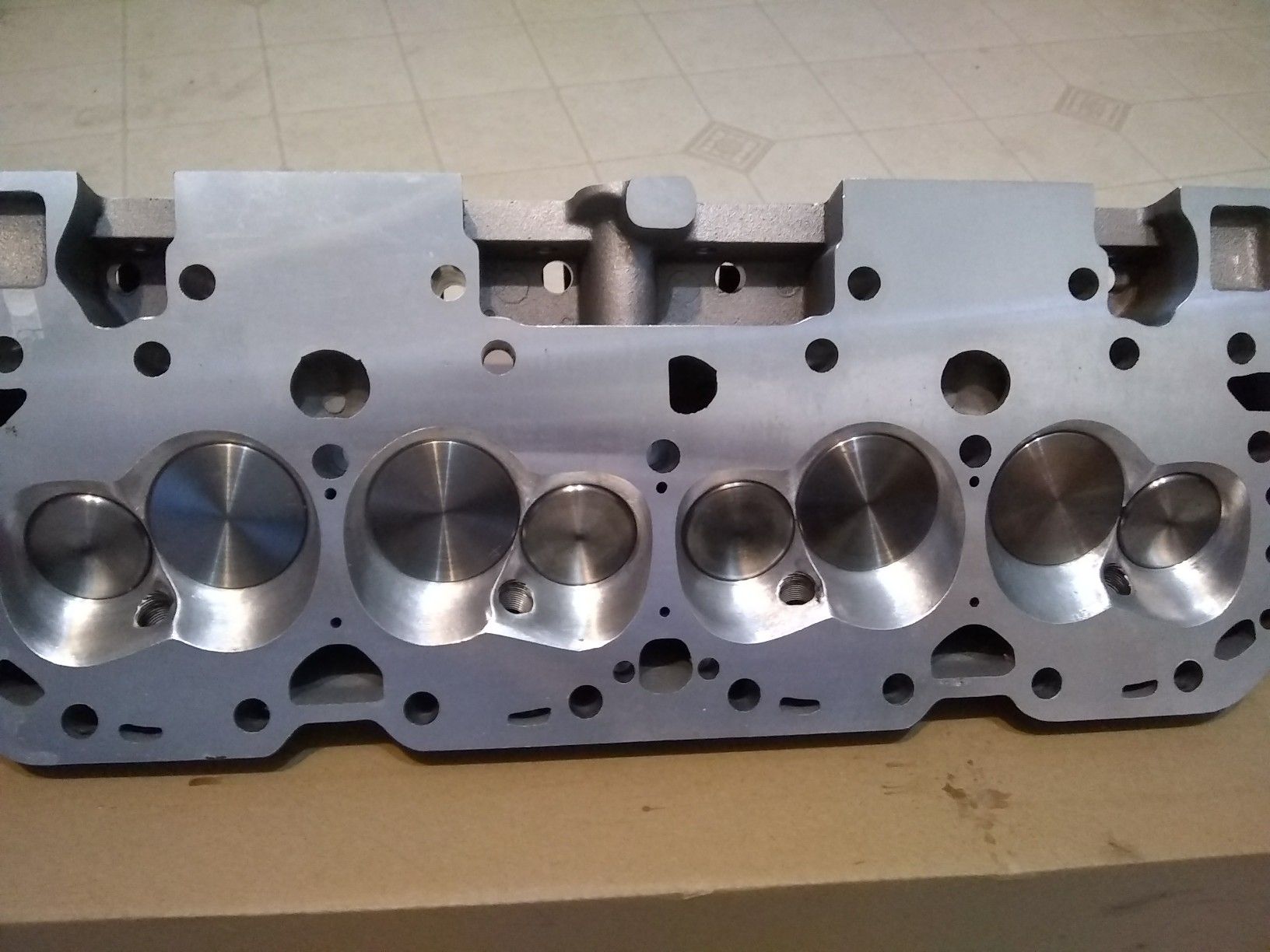 SBC trick flow Twisted wedge heads