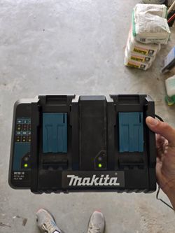 Makita 18V Dual Port Charger