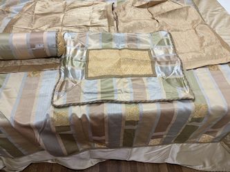 WATERFORD QUEEN SET DUVET GOLD MEDALLION BAROQUE DAMASK REVERSIBLE 5 piece