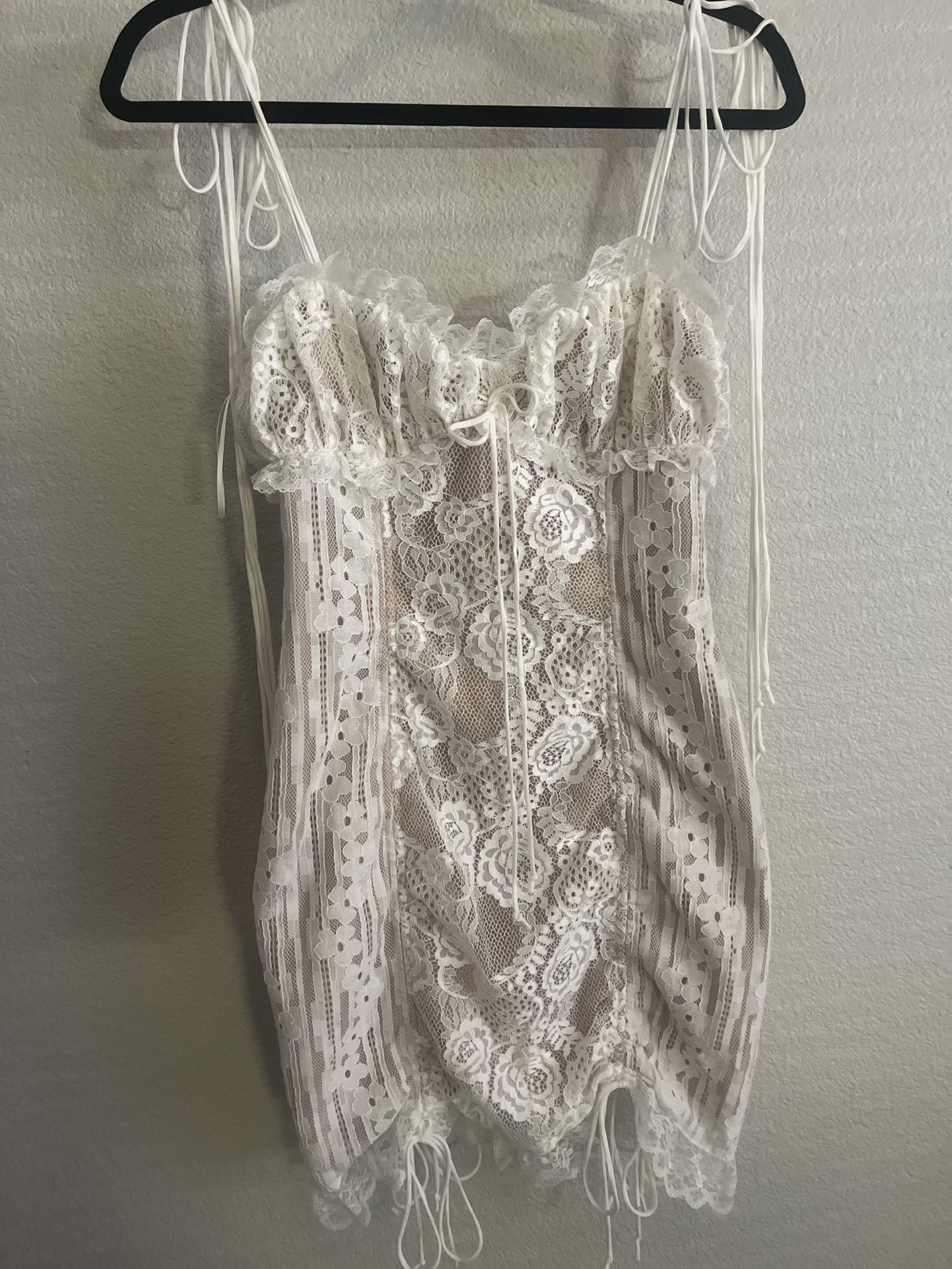 Skylar+Madison Lace Mini Dress Size Medium
