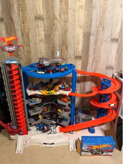 Hot Wheels Super Ultimate Garage