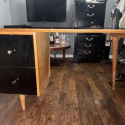 Mid-century Desk By Paul McCobb. 