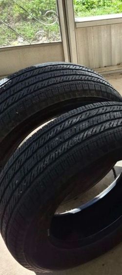 2 tires 265/60/18
