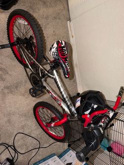Hot wheels 18" bike with training wheels