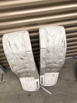 Goalie pads