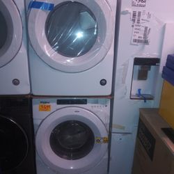 Whirlpool Washer/Dryer. BRAND NEW!
