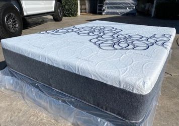 King Bamboo Cool Gel Memory Foam!!
