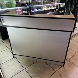 CASH REGISTER-COUNTER  