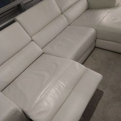 SECTIONAL GENUINE LEATHER RECLINER ELECTRIC ..DELIVERY SERVICE AVAILABLE.