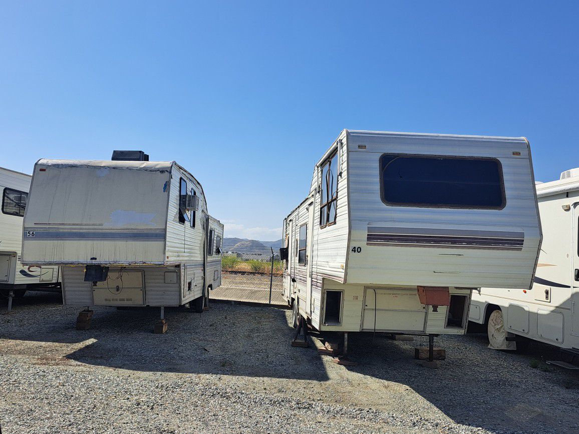 I have 2 5 fifth wheel for sale.
