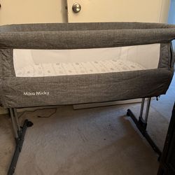 Mika Micky Baby Bassinet Bedside Sleeper Easy Folding Portable Crib Grey