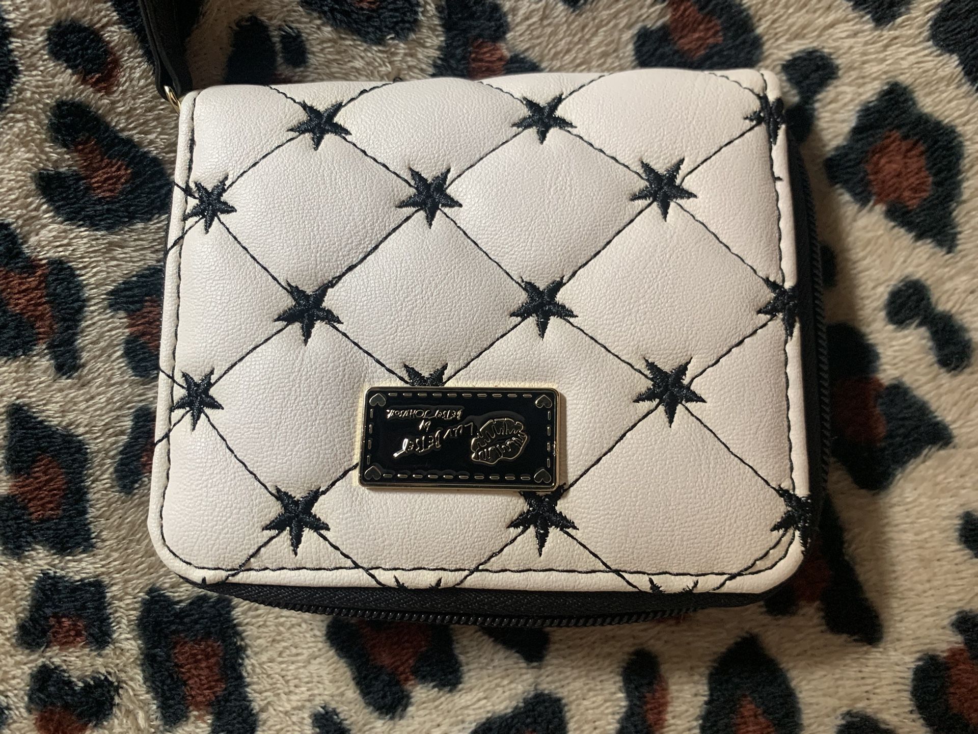 Betsey Johnson Wallet π€
