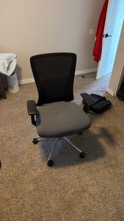 Mesh Back Office Chair with Gray Seat ergonomic