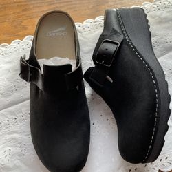 Dansko Shoe For Ladies (new)
