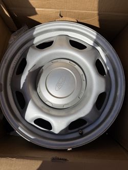 Stock 17 inch Ford wheel