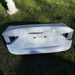 2016 Chrysler 200 Trunk