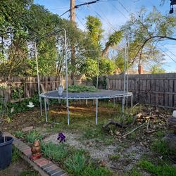 Free Trampoline 