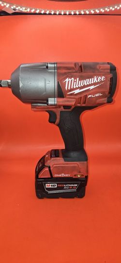 MILWAUKEE 2863-20 1/2" IMPACT WRENCH W/ 5AH BATTERY