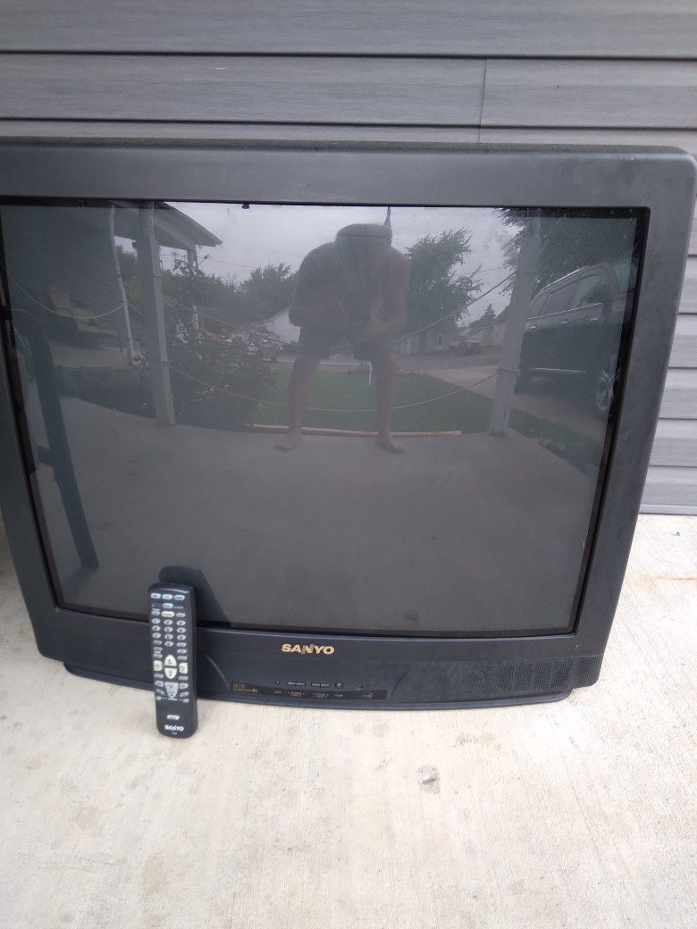 Free 36 Inch TV Works Good