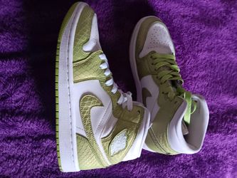 Air Jordan 1 Mid SE Green Python