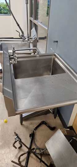 Stainless steel sink