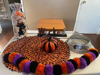 HALLOWEEN INDOOR DECOR