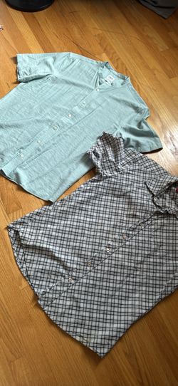 Men’s short sleeve shirts size medium